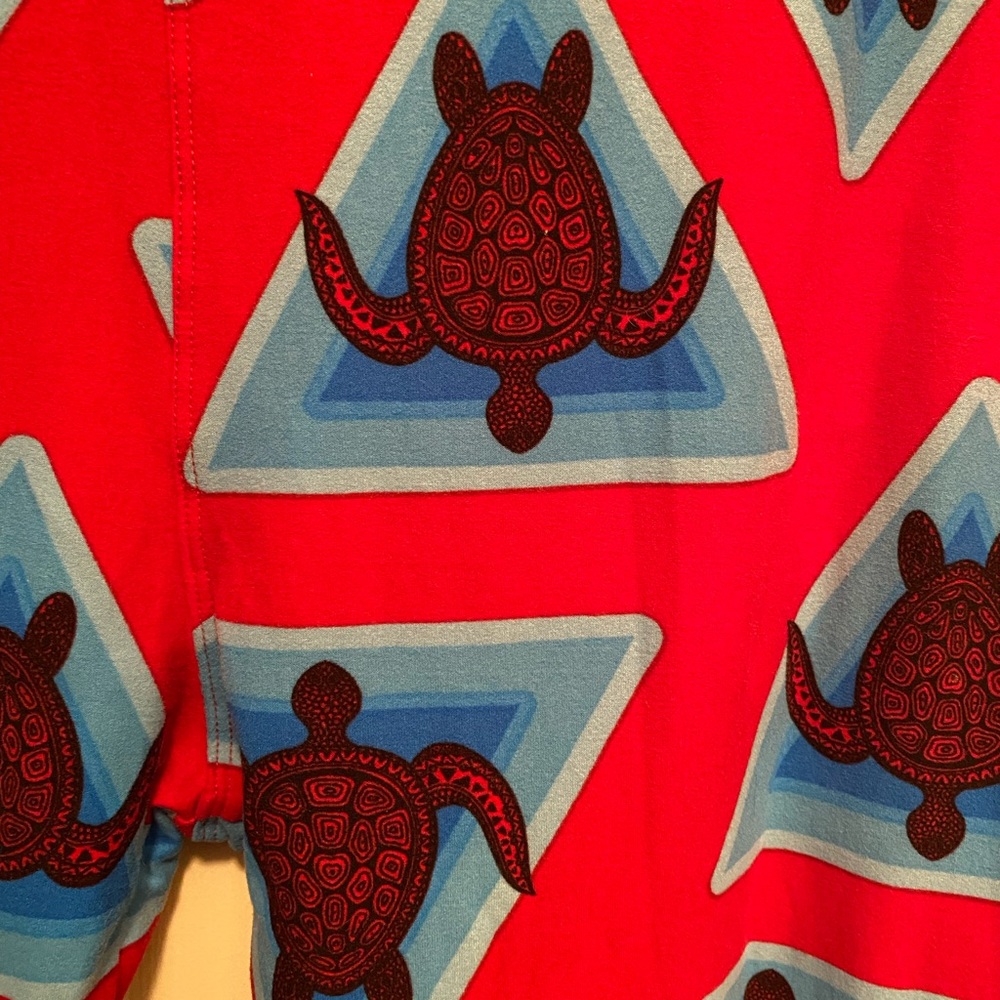 LuLaRoe TC Sea Turtle Leggings - Picture 3 of 3